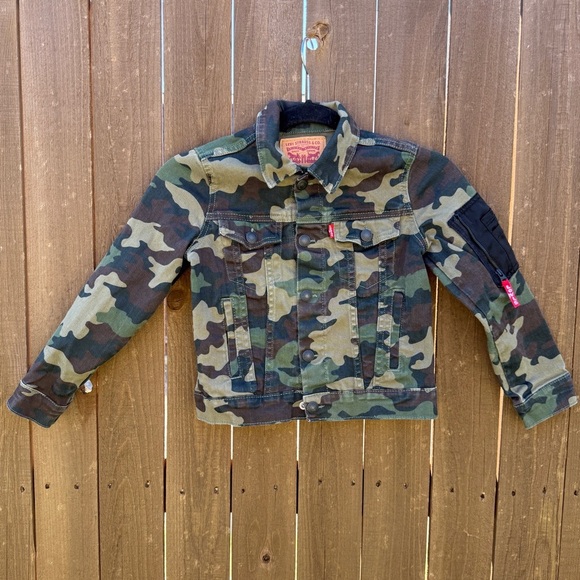 Levi’s Boys Camo Jean Jacket Size 7 | Snap Buttons + Sleeve Pocket - Picture 1 of 6